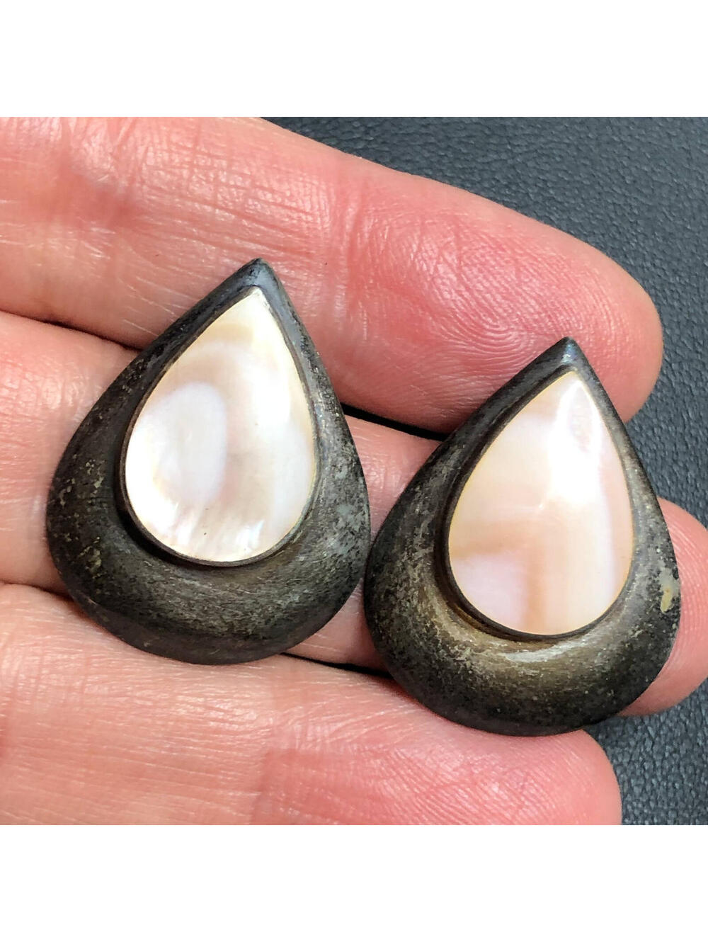 4839 BOMA VNTG Patina oxidized Sterling 925 pink Mother of pearl earrings 7.3g